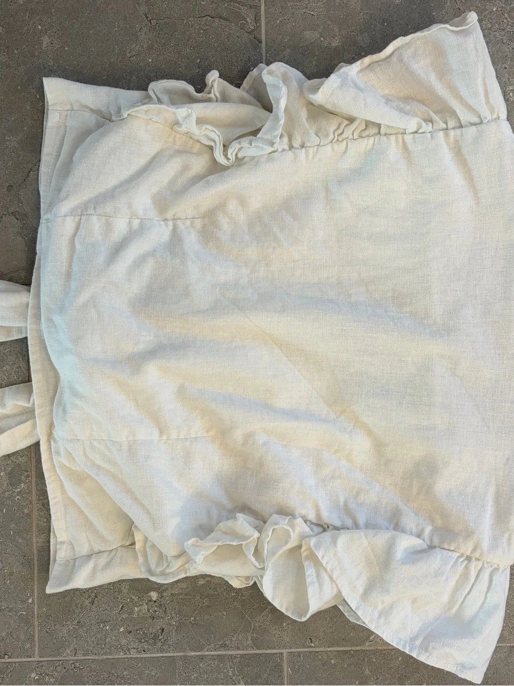Abercrombie & Fitch Cream Tie-Front Flutter Sleeve Top - Picture 2 of 2